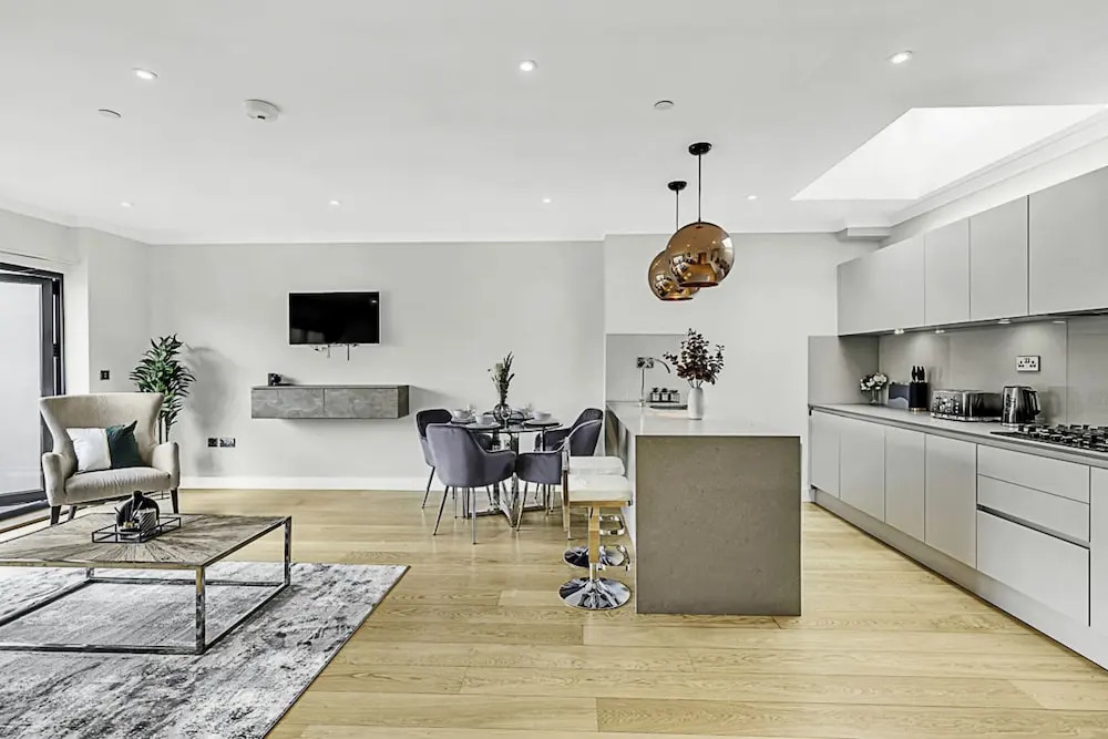 Beautiful Abode In Brentford
