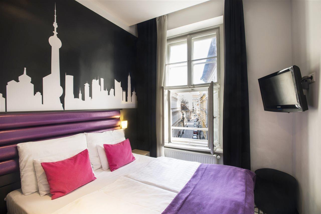 Domino Hostel