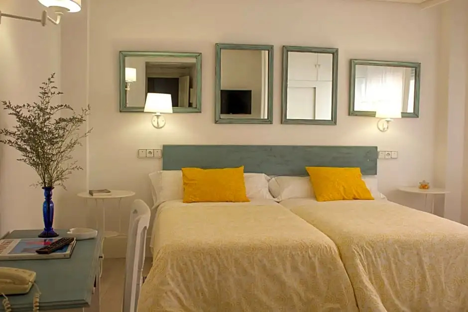 Ares Hotel