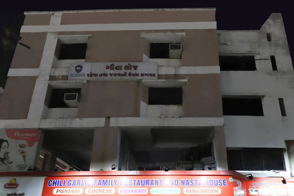 SPOT ON 45149 Hotel Geeta
