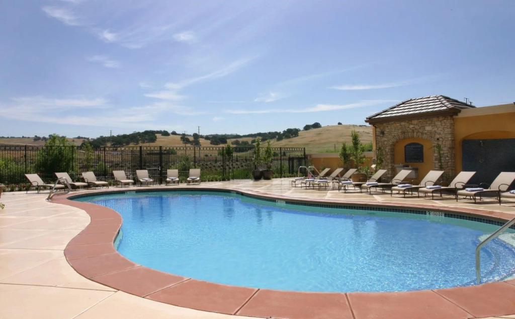 Holiday Inn Express & Suites El Dorado Hills by IHG