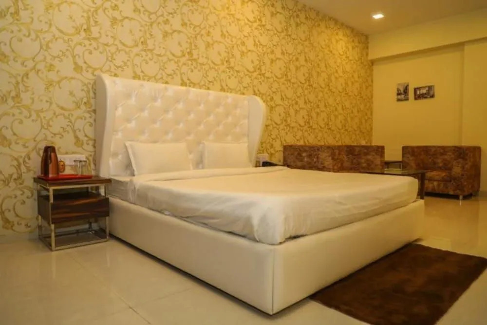 Hotel Golden - I