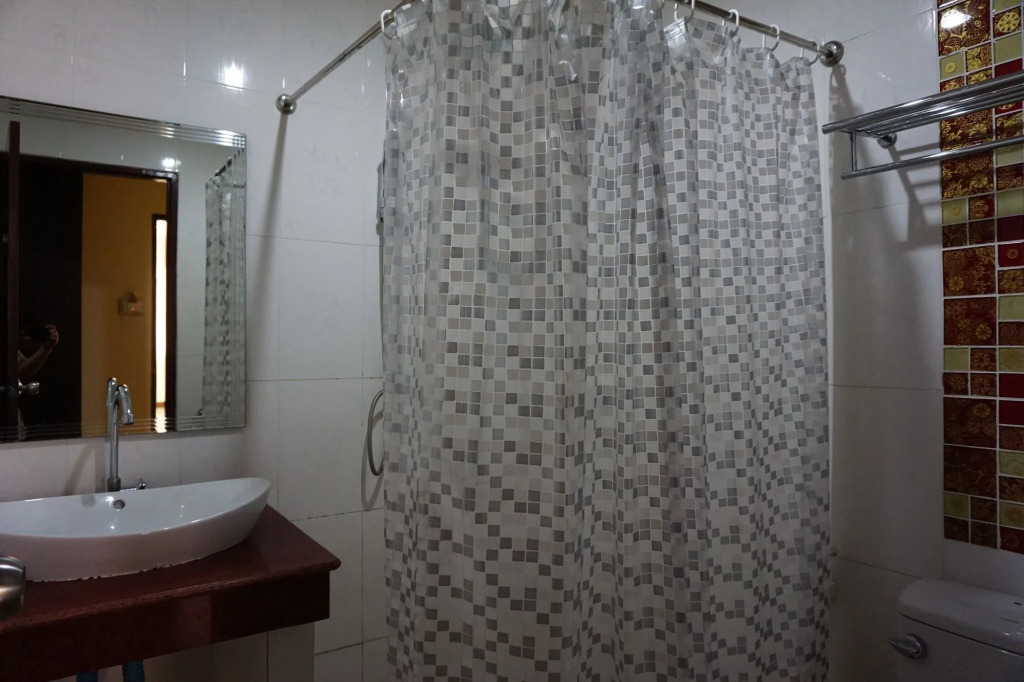 Ponburi Hotel