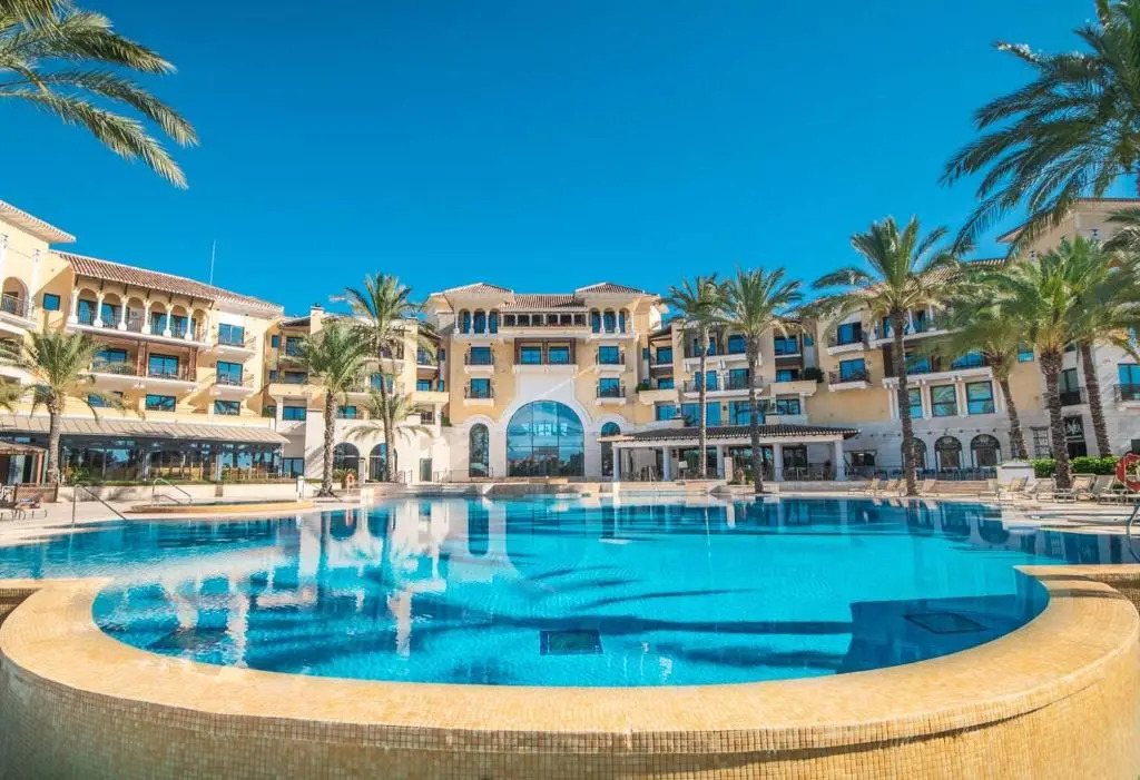 Beautiful 2 Bedroom Apartment - EO6821MM