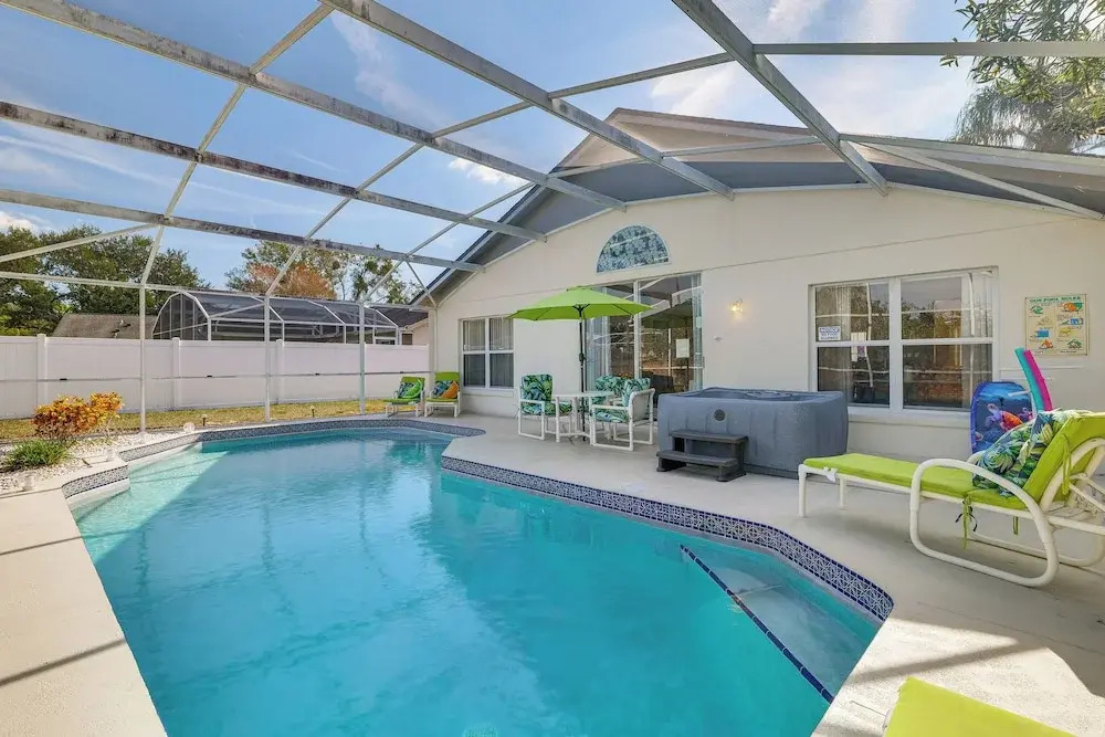 5 Mi to Disney! Family Getaway w/ Poolside Oasis
