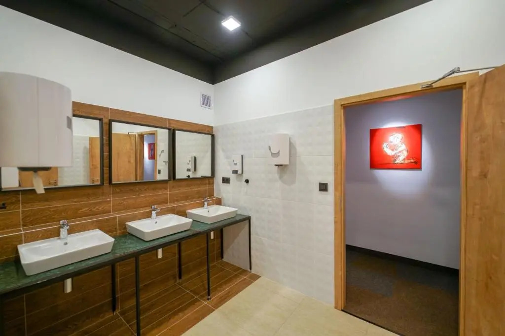 CHORS like a hotel - Capsule & NFT Boutique Hostel Bratislava - City Center