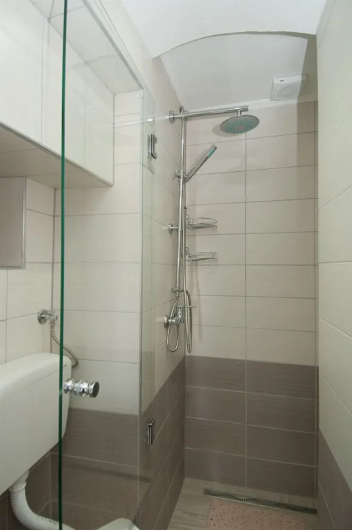 Apartments Tomic A8