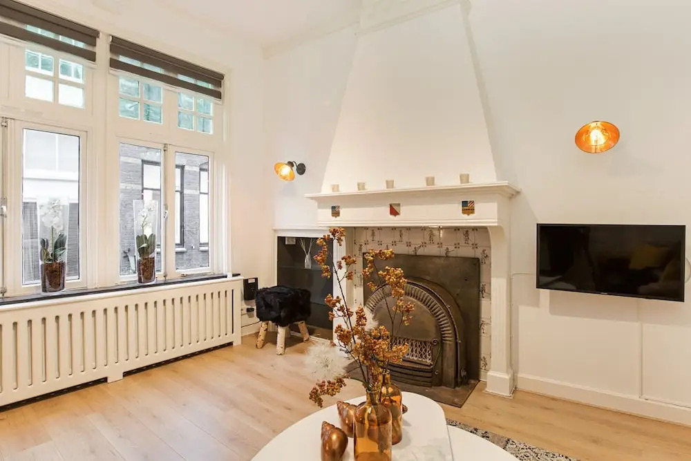 Cozy Castle Apartment