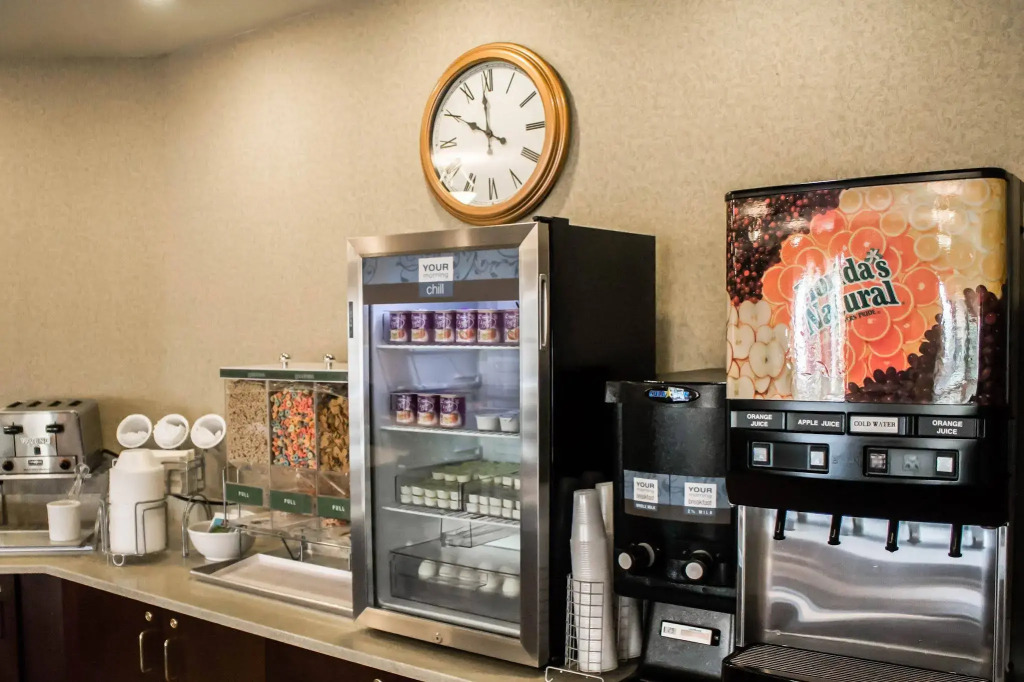 La Quinta Inn & Suites by Wyndham Lake George