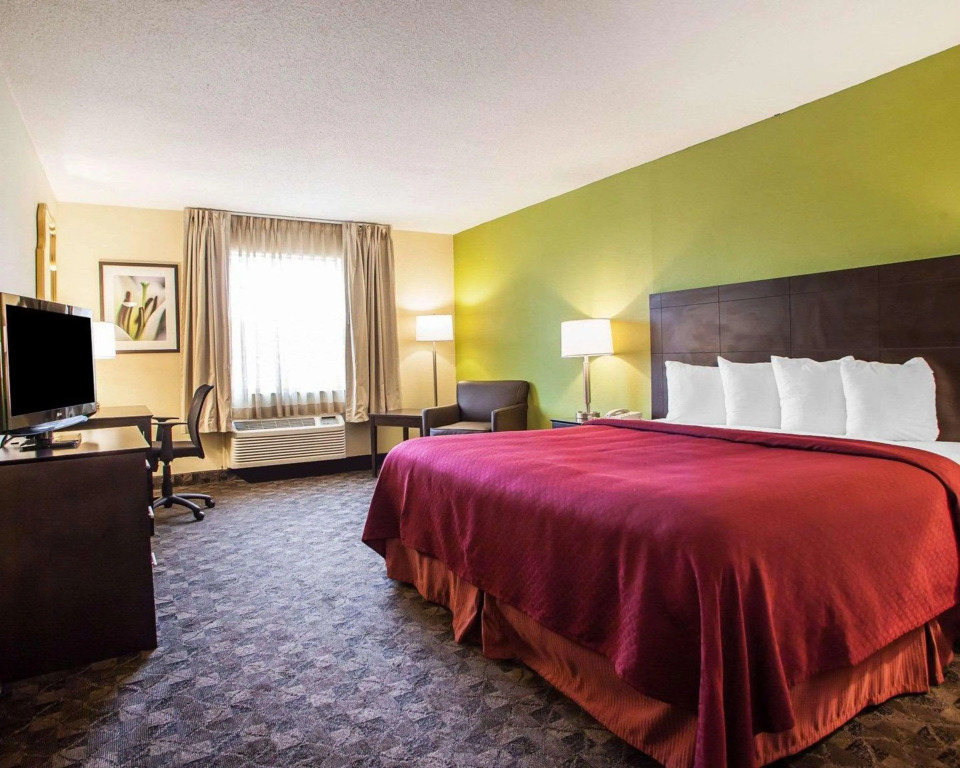 Quality Inn Saint Louis Airport