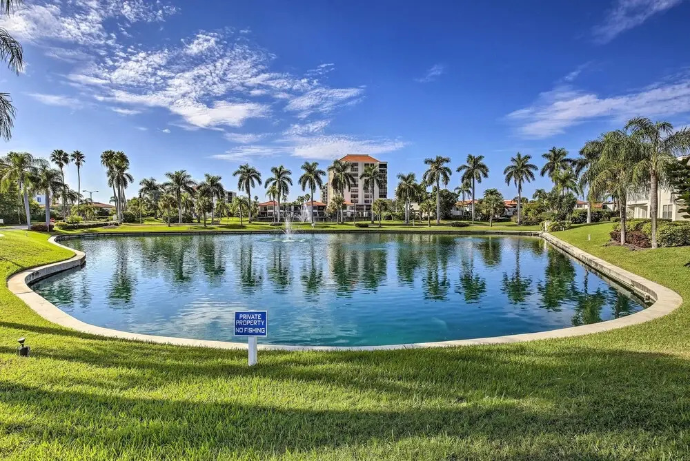 St Pete Condo w/ Patio & Pool ~ 2 Mi to Beach