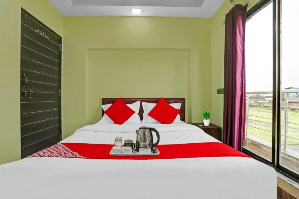 OYO 700169 Om Sai Ram Residency
