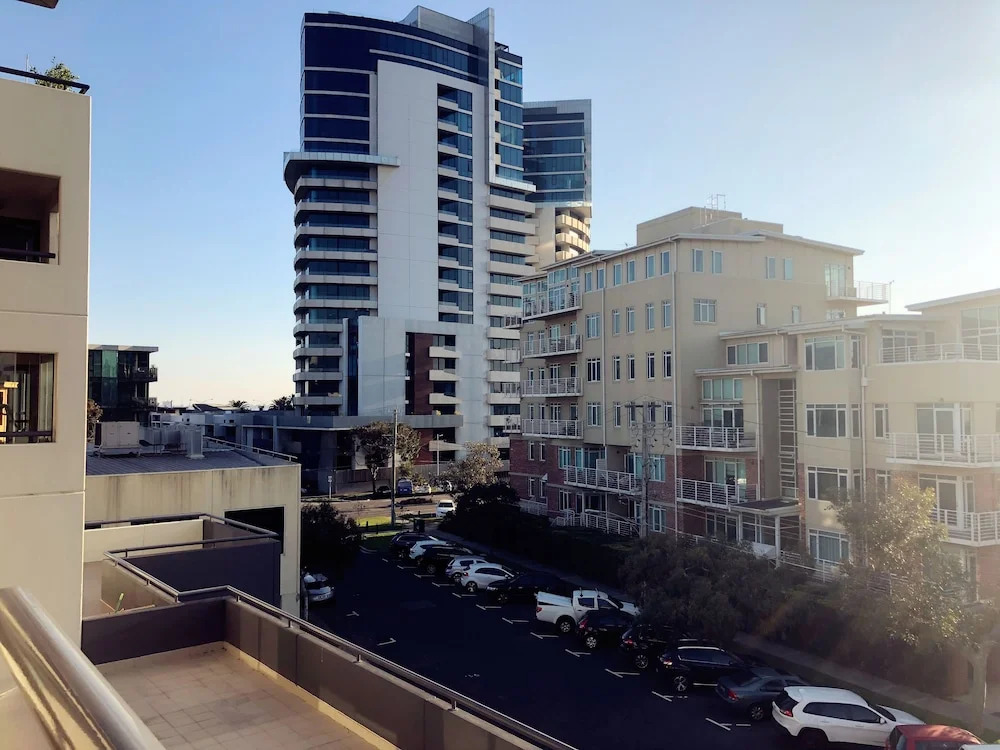 Port Melbourne Beach Front Apartment