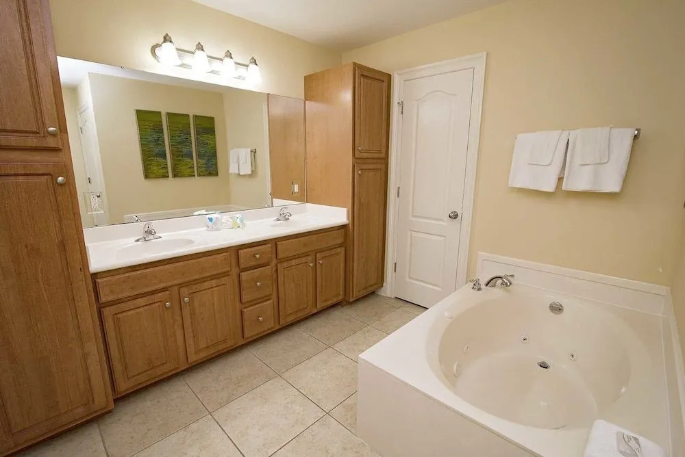 Phoenix West II 2807 3 Bedrooms 4 Bathrooms Condo