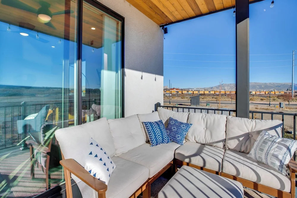 Mtn-view Balcony: Riverside Grand Junction Home