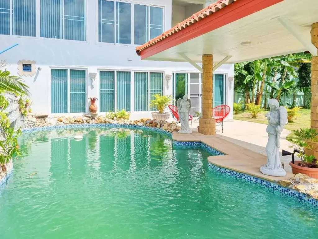 Tinas Living Paradise - Guesthouses with private pool, 5 min to beach