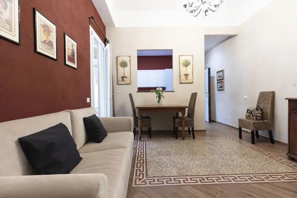 Roommo Apartments