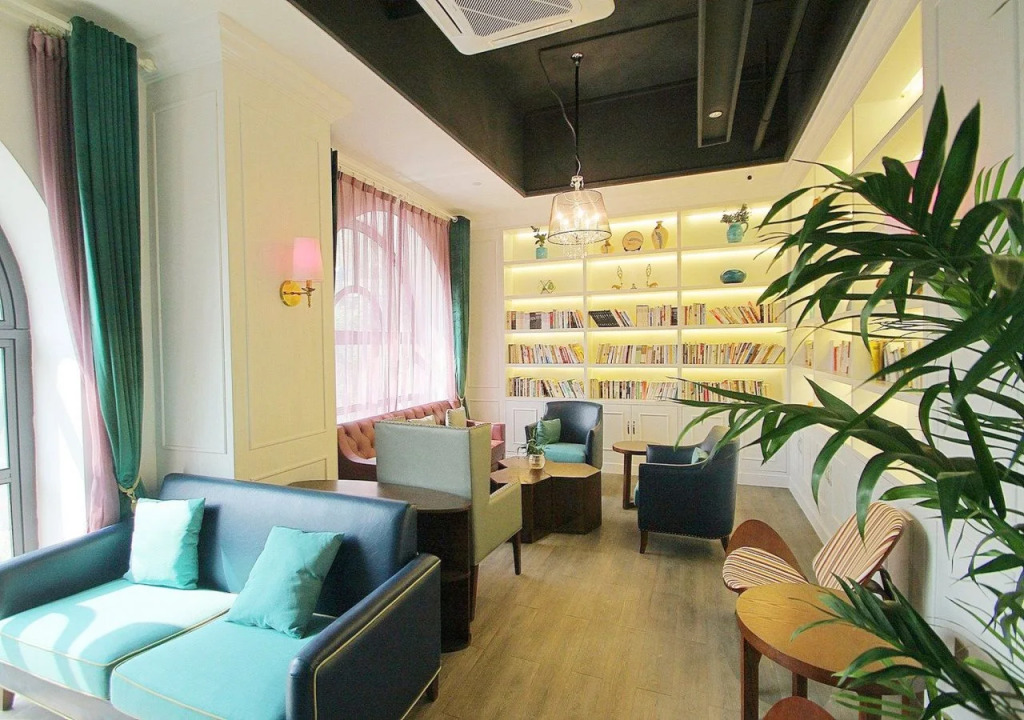 Shine Apartment
