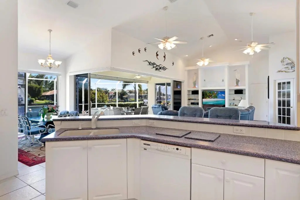 Villa Dolphin