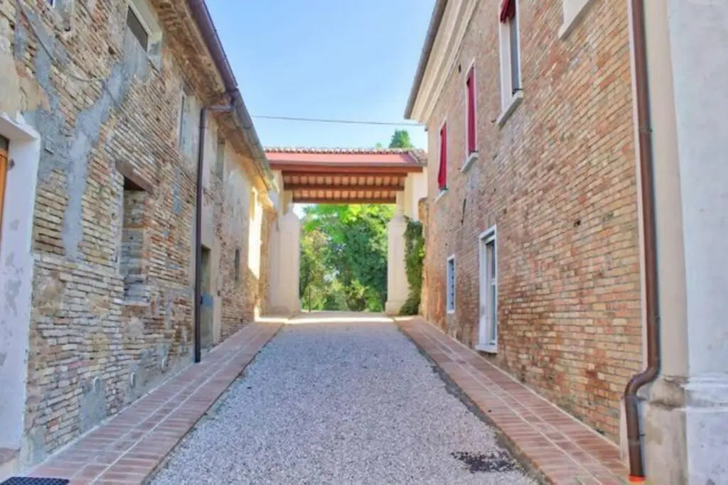 Villa Ginevri, La casa vacanze immersa nel verde