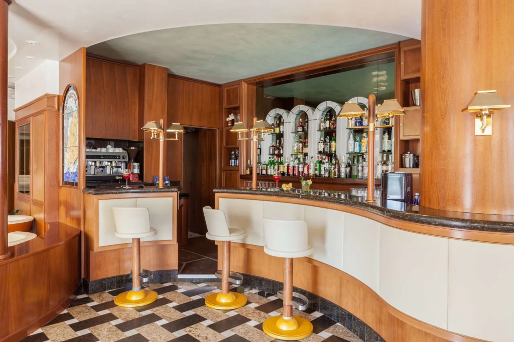 Hotel Bristol