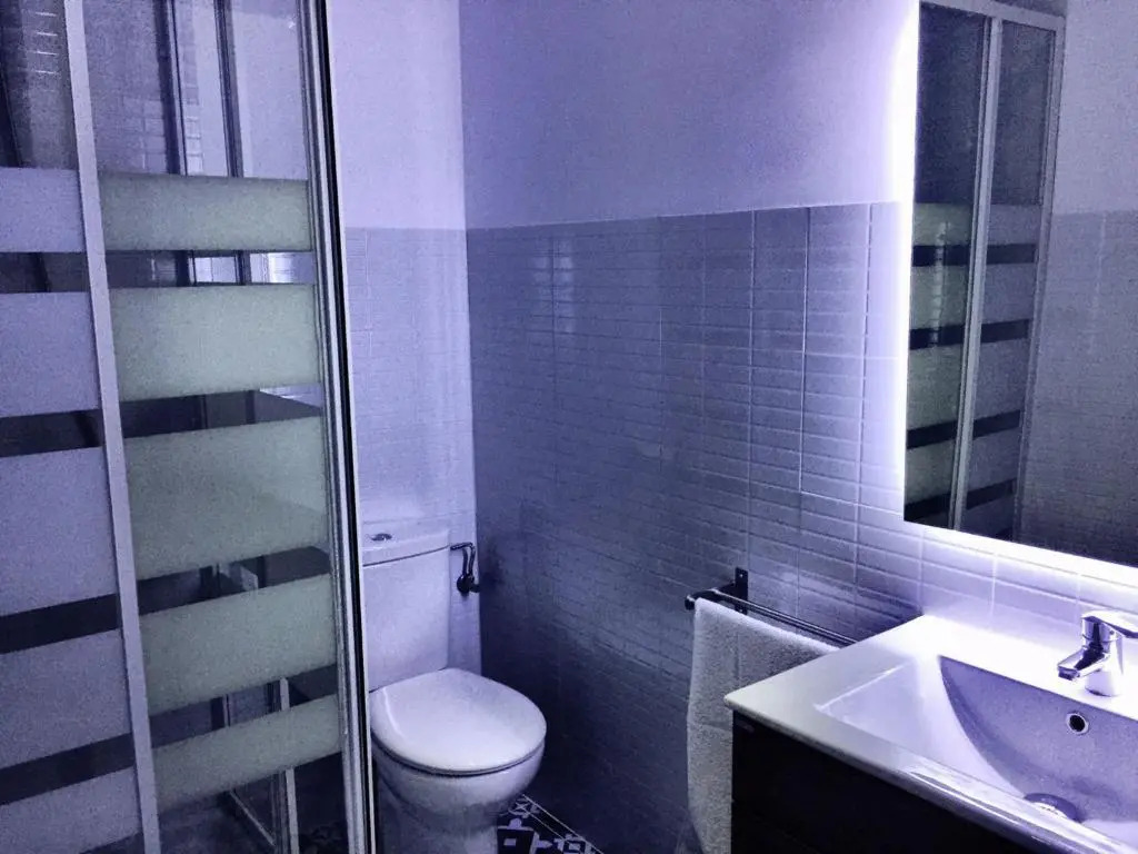 Hostal Ciempozuelos, Parque Warner y Madrid