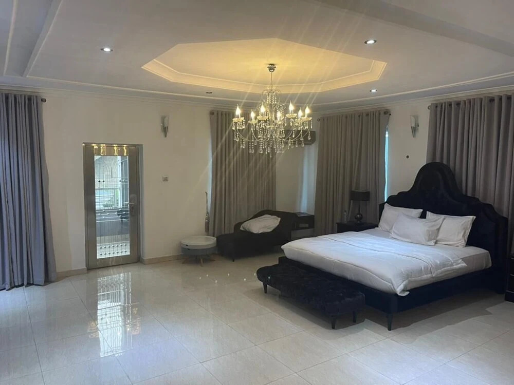 Lovely nb 3-bed House in Opebi