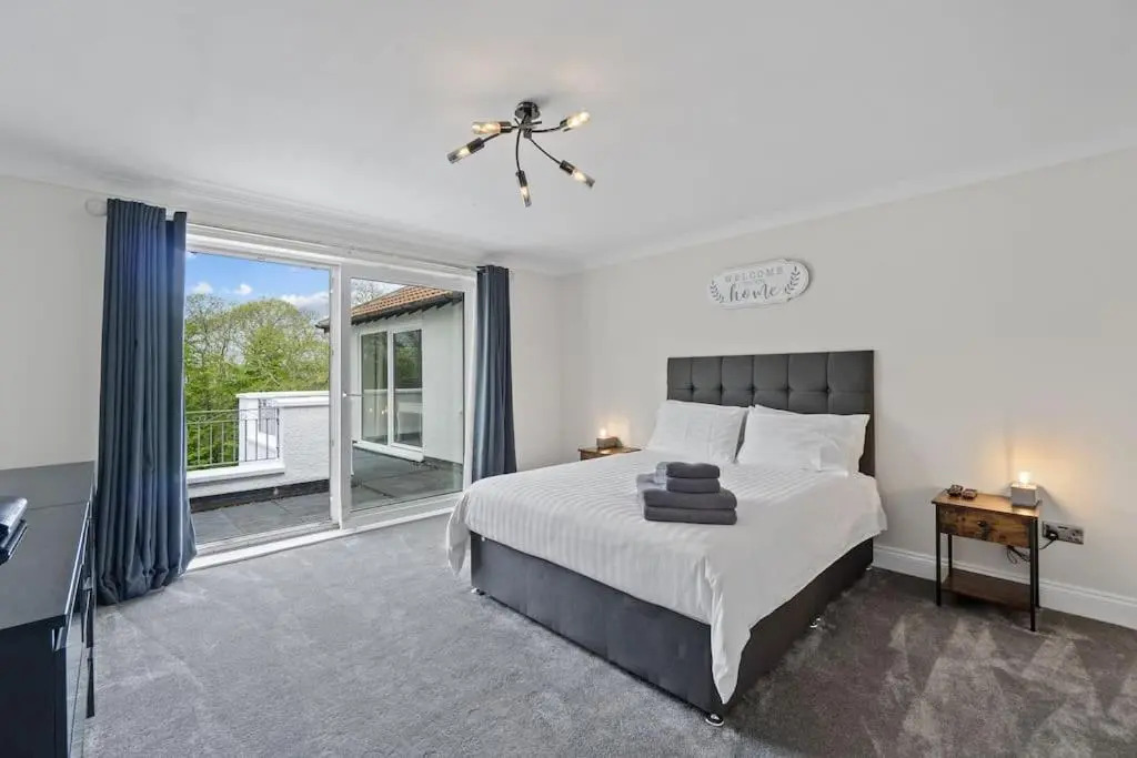 White Cottage Stunning Contemporary 2 bedroom 2 ensuite Annex with Hot Tub