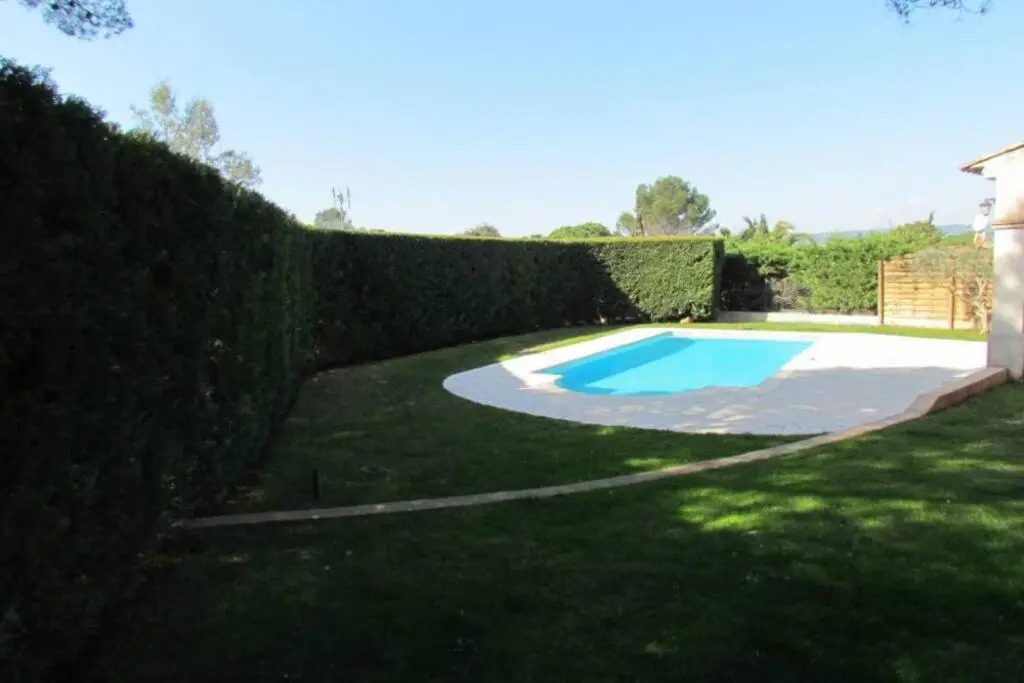 villa de charme, 8 pers, climatisée, piscine chauffée, calme garanti