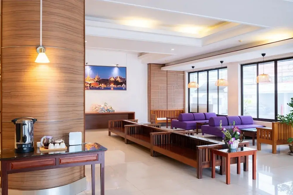 The President Hotel at Chokchai 4