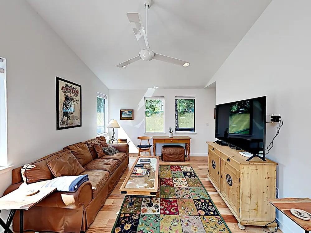 Stylish East Austin - Near Downtown & River 3 Bedroom Home