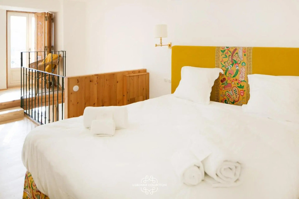 Alfama Deluxe Duplex 53 by Lisbonne Collection