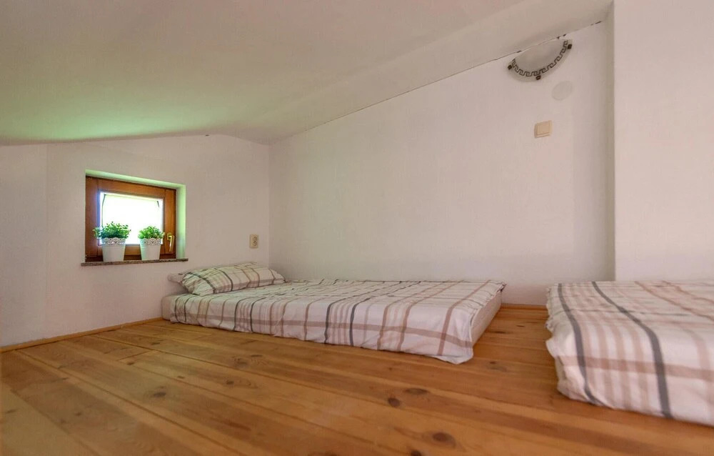 Beautiful Apartment in Vir With Wifi