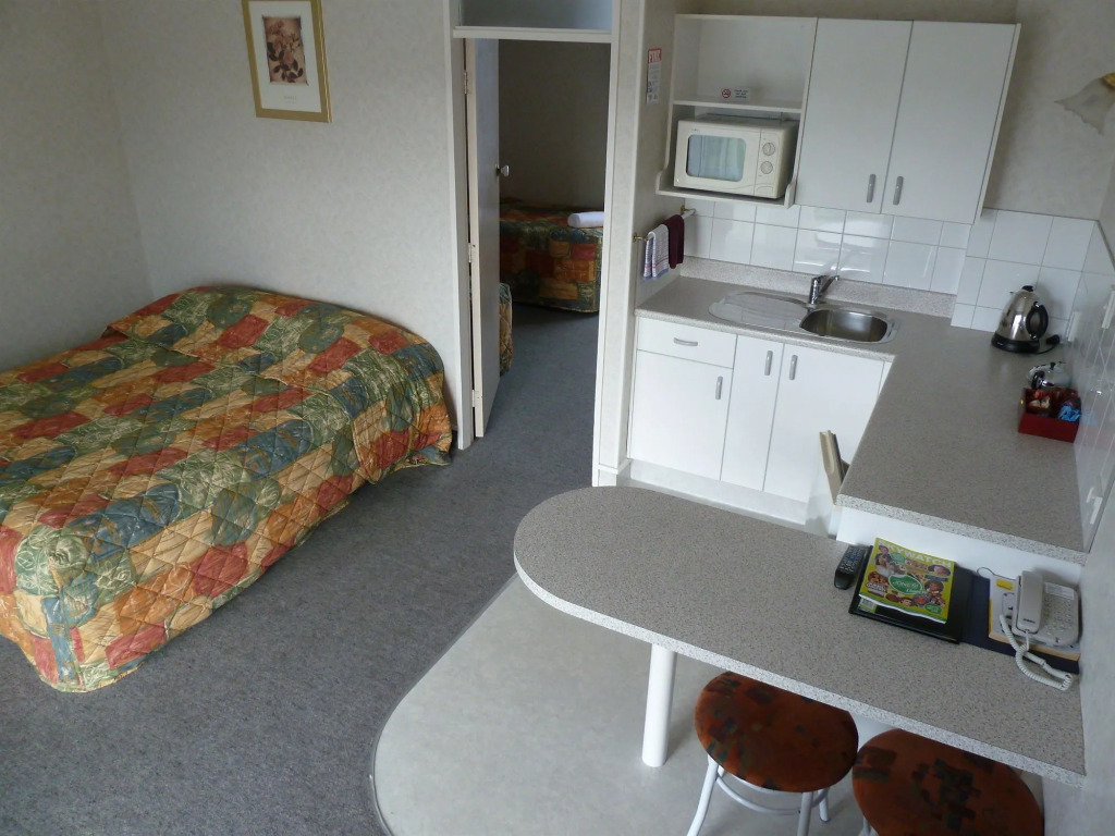 Monarch Motel