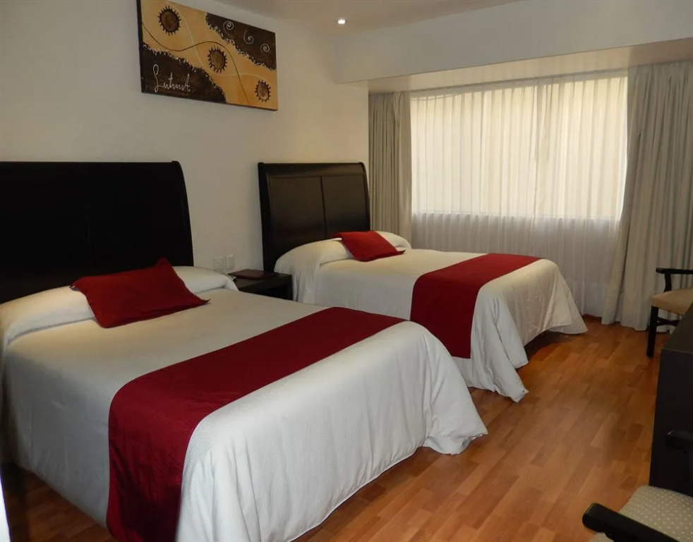 Roma, Suites & Business Center