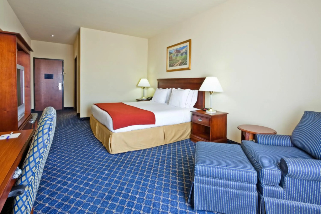Holiday Inn Express Hotel & Suites Paragould by IHG