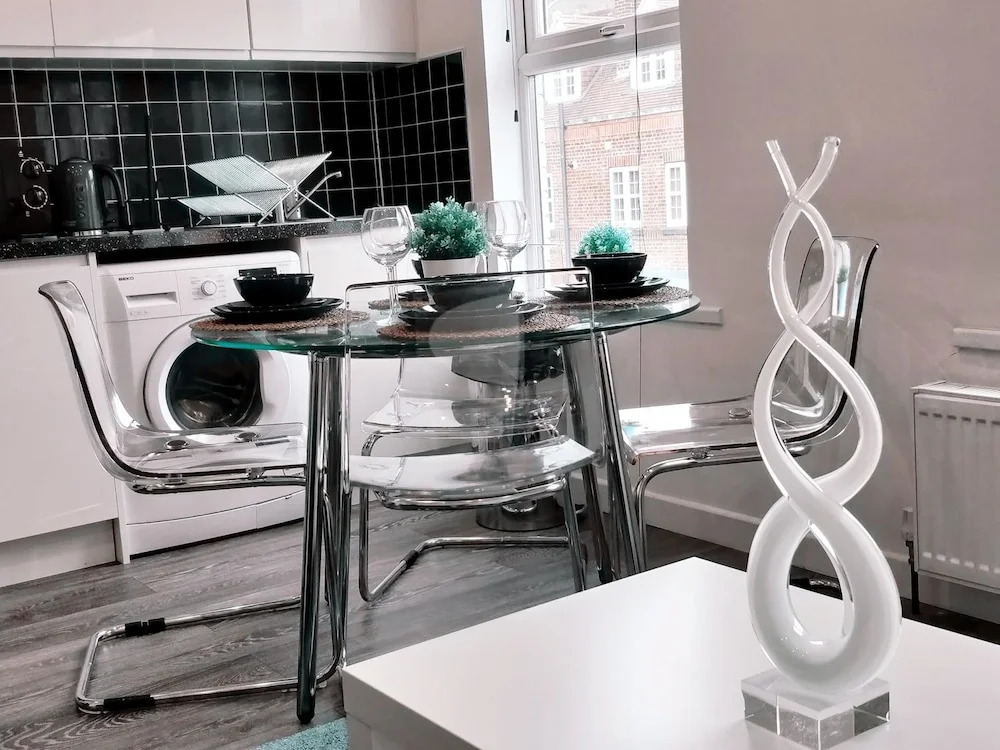 Chiltern Apartment