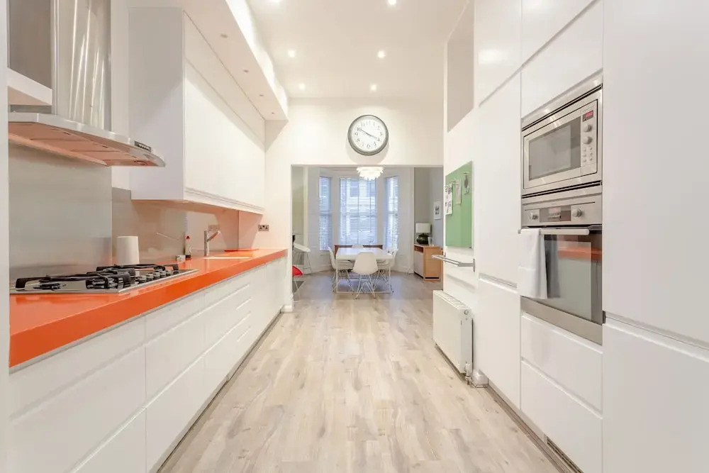 Beautiful 4 Bedroom London Riverside House