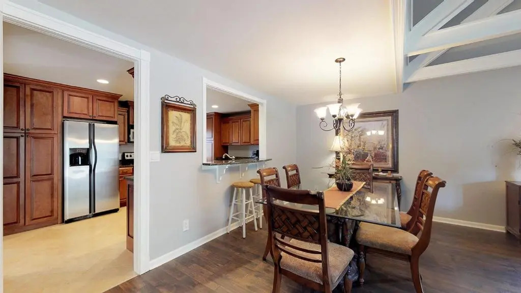 646 Queens Grant