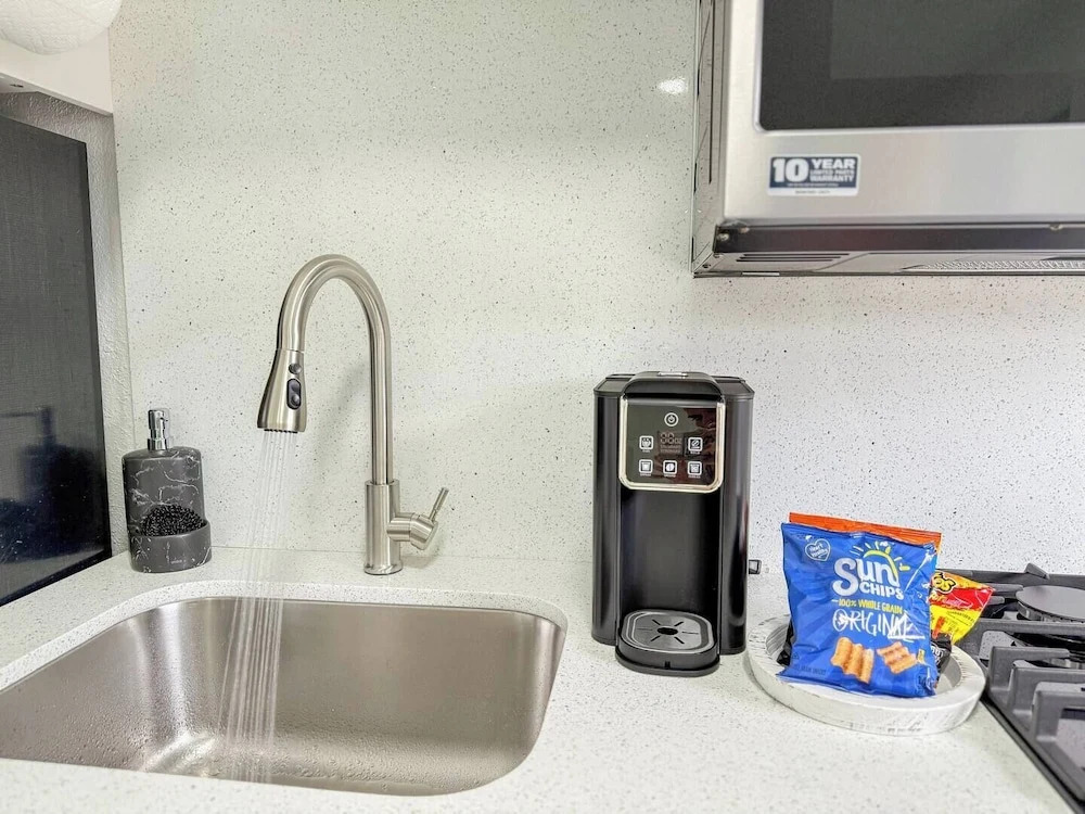 Luxury Suite Studio With Kitchen Spa Shower
