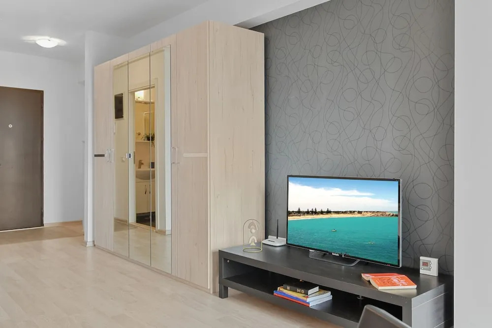Studio Flat in Airport Residence