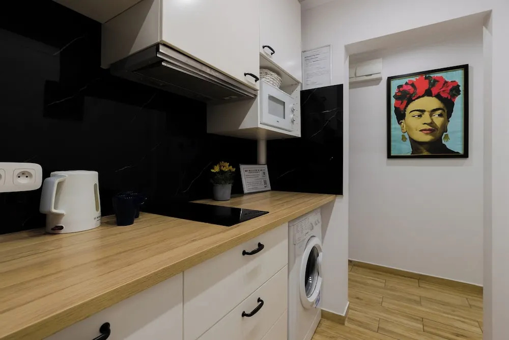 UNITApartament Short Rent Apartment in Warsaw by Metro Station Rondo ONZ Apart with 3bedrooms 22