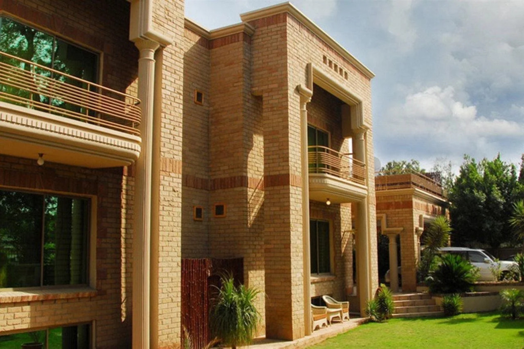 Avari Xpress Residence School Road
