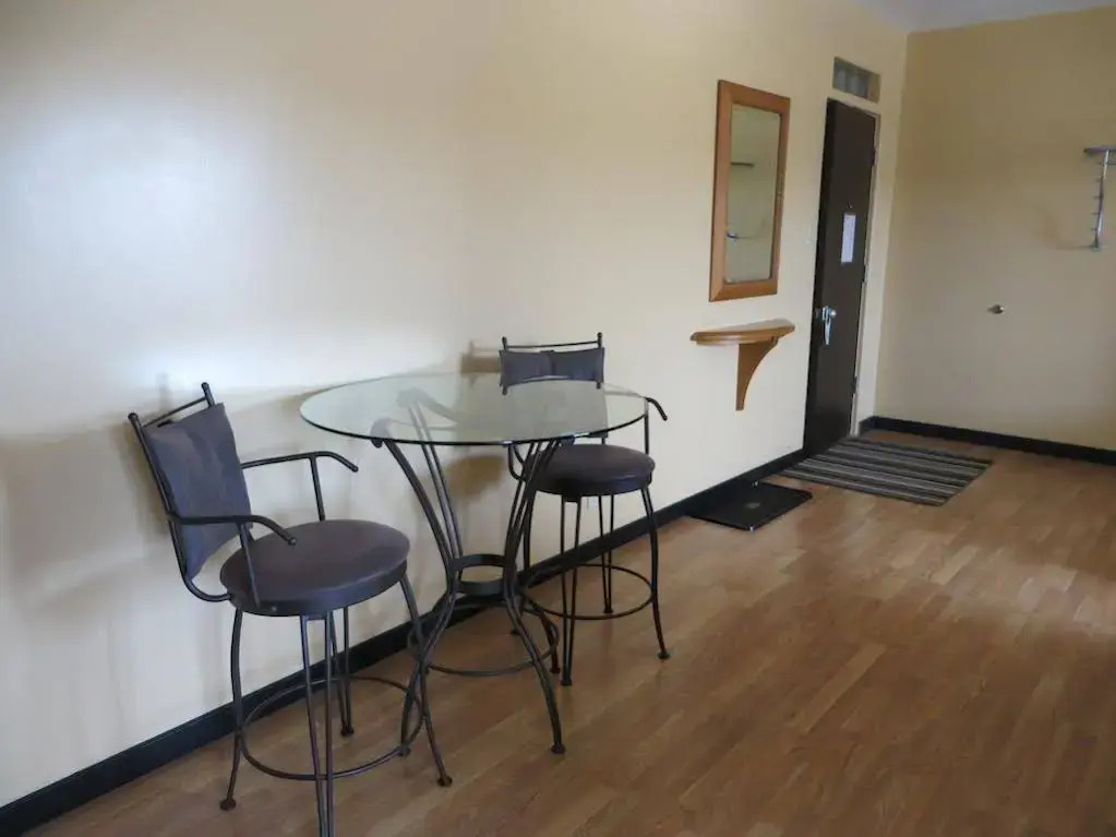 Athabasca Valley Inn & Suites