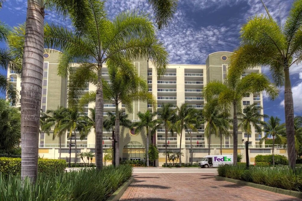 Le Golden Bay 906- 6 People, Sunny Isles Str-01044