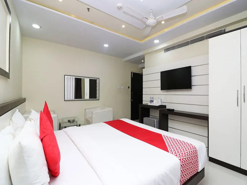 OYO 7054 Hotel Amabalika