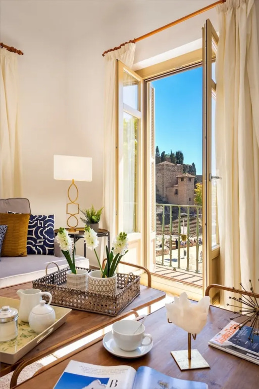 Spacious Apartment with Alcazaba views. Zegri
