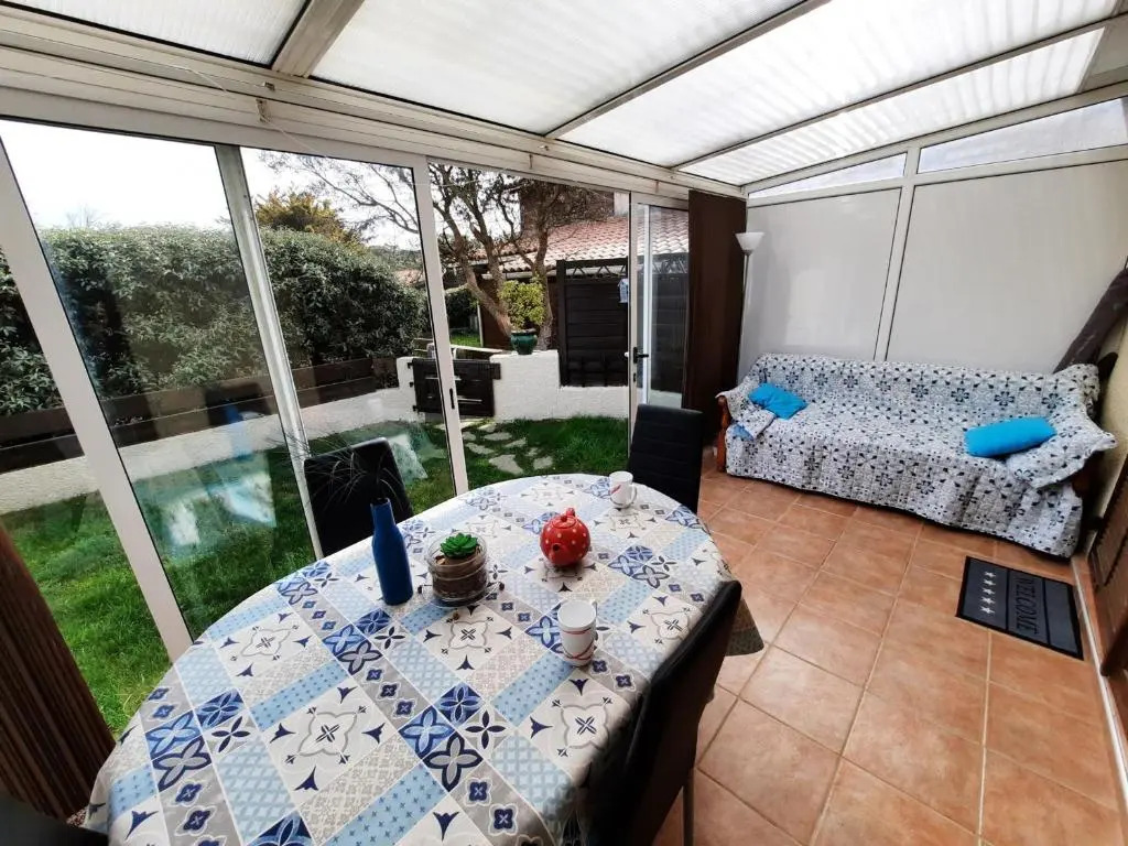 Villa Mitoyenne avec Jardin, Proche Plage à Seignosse, Piscine, Parking Privé et Wifi - FR-1-239-421