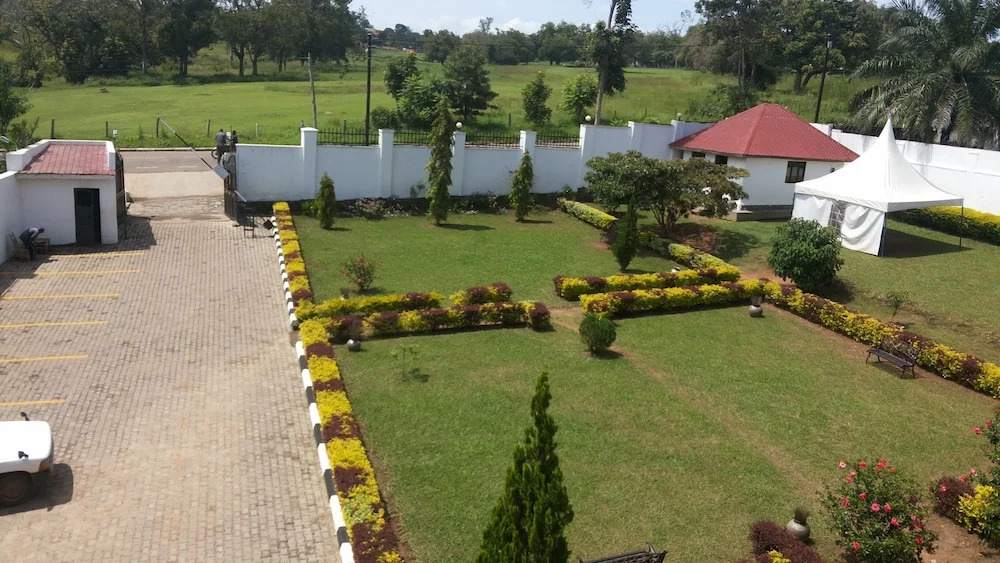 RoseVilla Hotel