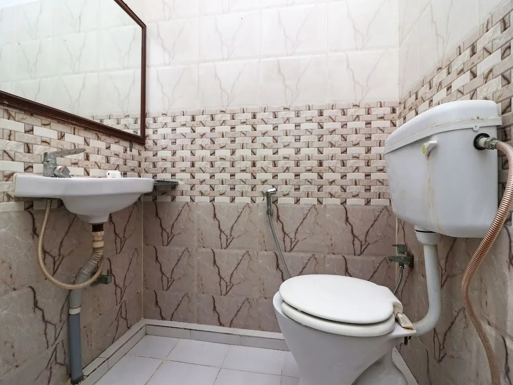 Oyo 22015 Hotel Lakshya Palace
